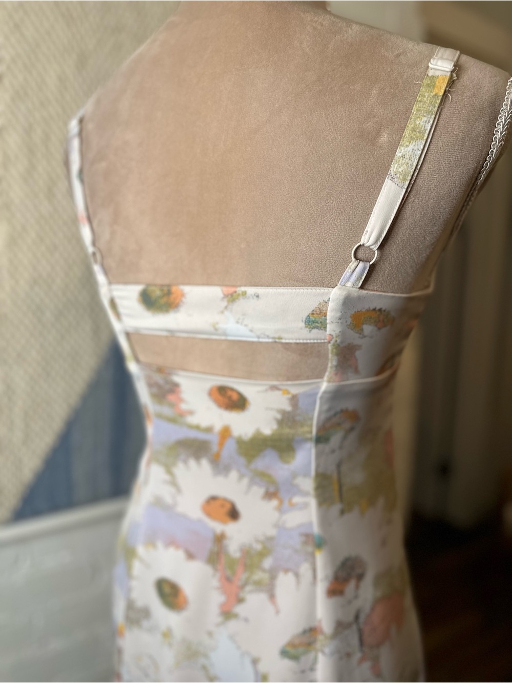 Urban Outfitters Soft Pastel Daisy Print Dress - Picture 9 of 14